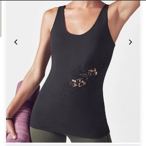 Fabletics Yoga Performance Tank L Fitted Black